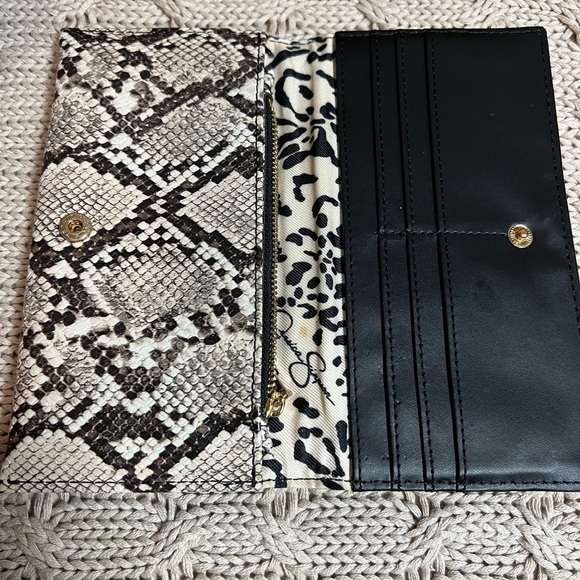 Jessica Simpson Snakeskin Pattern Clutch Wallet - Picture 4 of 4